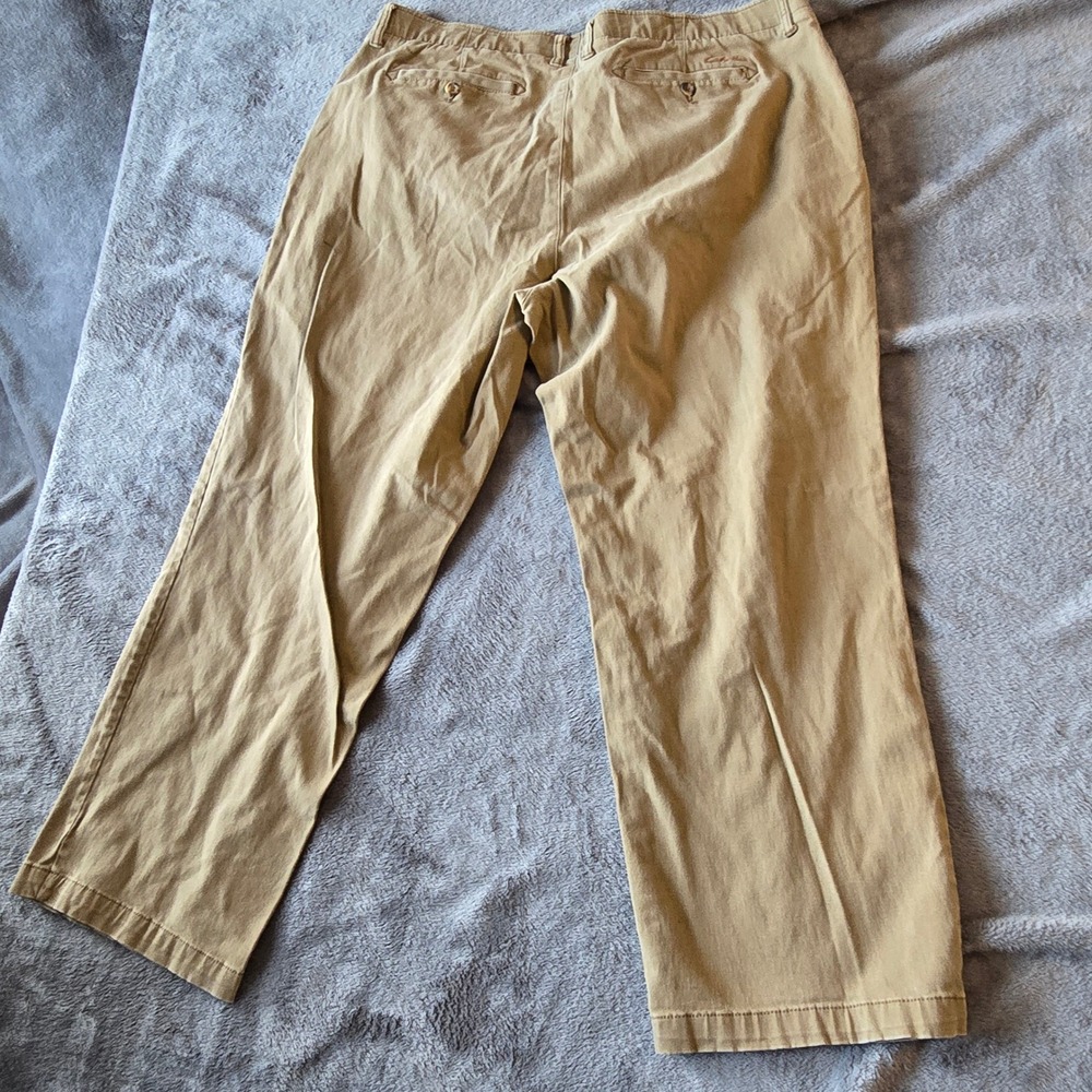 Cabelas Classic Fit Chino Pants Men 42x30 Khaki Tan Cotton Twill Stretch Comfort - Picture 11 of 16